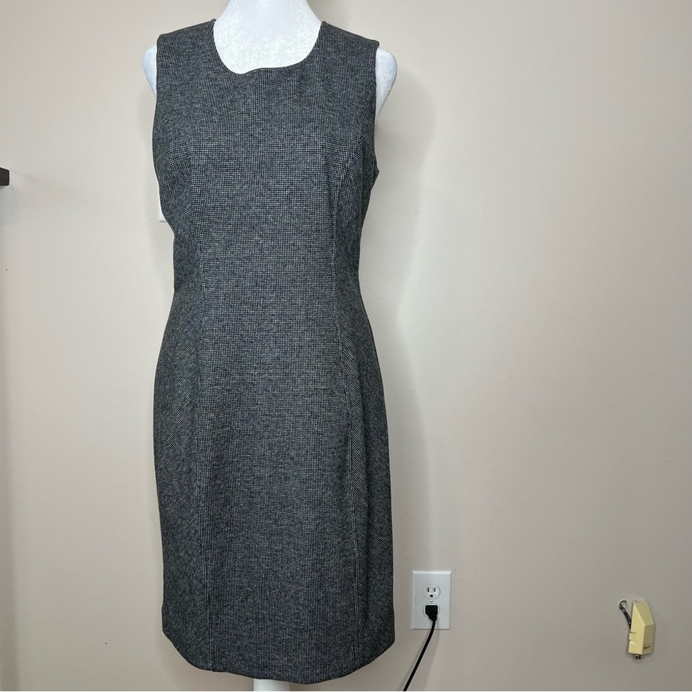 ! NWT. White House Black Market Texture dress